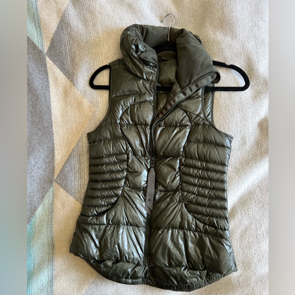 LuluLemon XS Green Down Filled Puff Vest